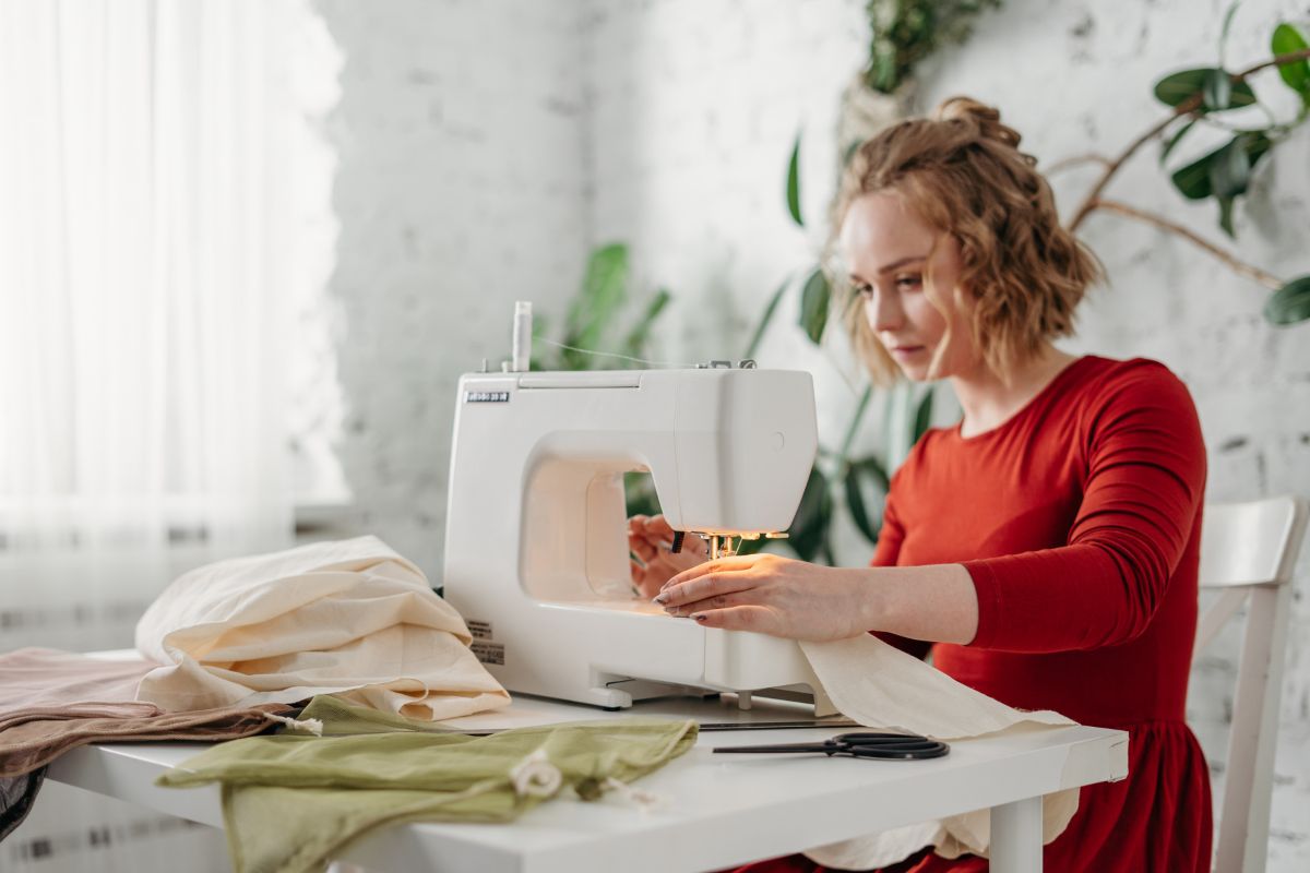 Where Can I Rent a Sewing Machine Quick Local and Online Options